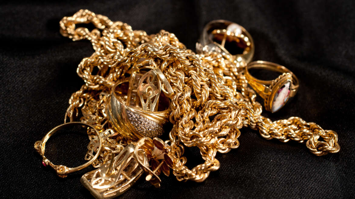 Harga Emas Perhiasan Hari Ini, Senin 15 Desember 2025: Naik atau Turun?